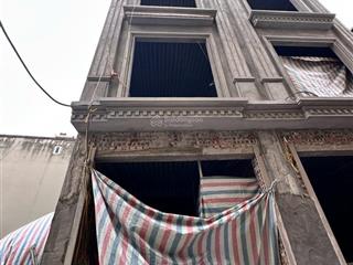 Bán gấp nhà riêng 40m2, giá ưu đãi 8,5 tỷ tại nguyễn văn linh, p long biên, q. long biên, hà nội