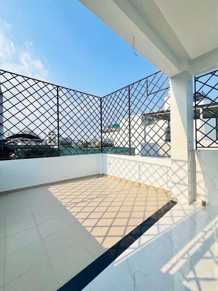 Mình bán nhà đẹp, giá rẻ , sát đường tân sơn nhì ,q.tân phú, chỉ 7.9 tỷ alo nhân 0966 481 ***