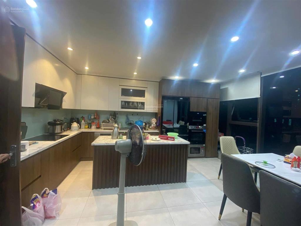 Bán nhà phố nguỵ như kon tum! ô tô tránh vỉa hè, thang máy, full nội thất, kinh doanh đỉnh. 70m*6t