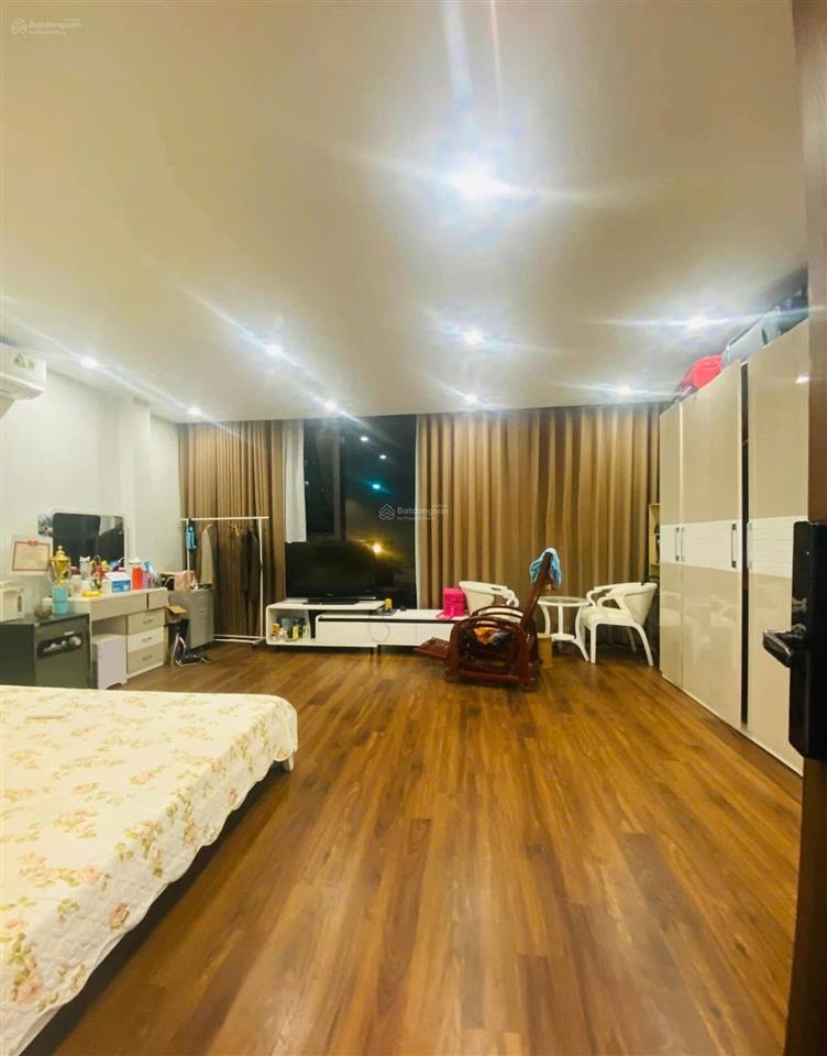 Bán nhà phố nguỵ như kon tum! ô tô tránh vỉa hè, thang máy, full nội thất, kinh doanh đỉnh. 70m*6t