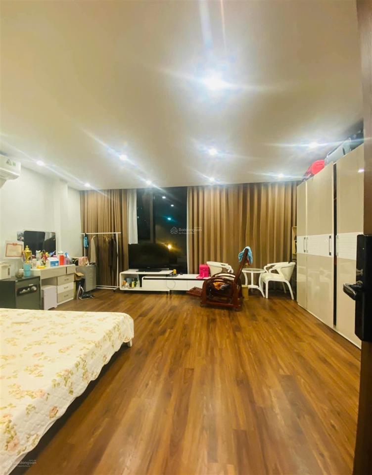 Bán nhà phố nguỵ như kon tum! ô tô tránh vỉa hè, thang máy, full nội thất, kinh doanh đỉnh. 70m*6t