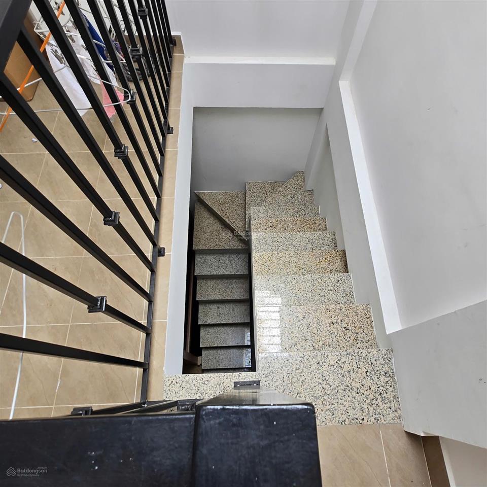 Bán nhà nguyễn đình thi tây hồ 30m, 6 tầng thang máy view hồ cực vip 12tỷ