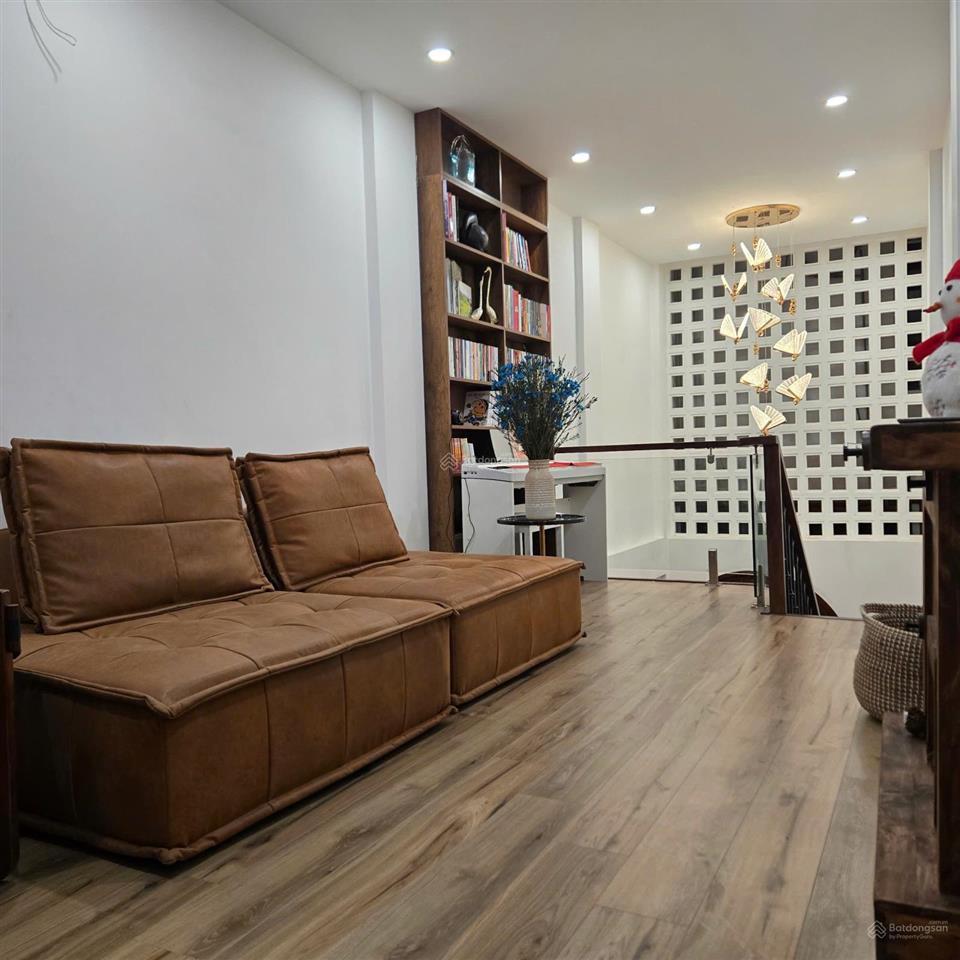 Bán nhà nguyễn đình thi tây hồ 30m, 6 tầng thang máy view hồ cực vip 12tỷ