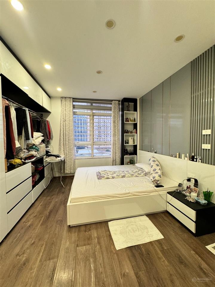 Căn hộ chung cư c18 lạc long quân  view hồ tây 2 con rồng  102m  3 phòng ngủ  lô góc  10,2 tỷ