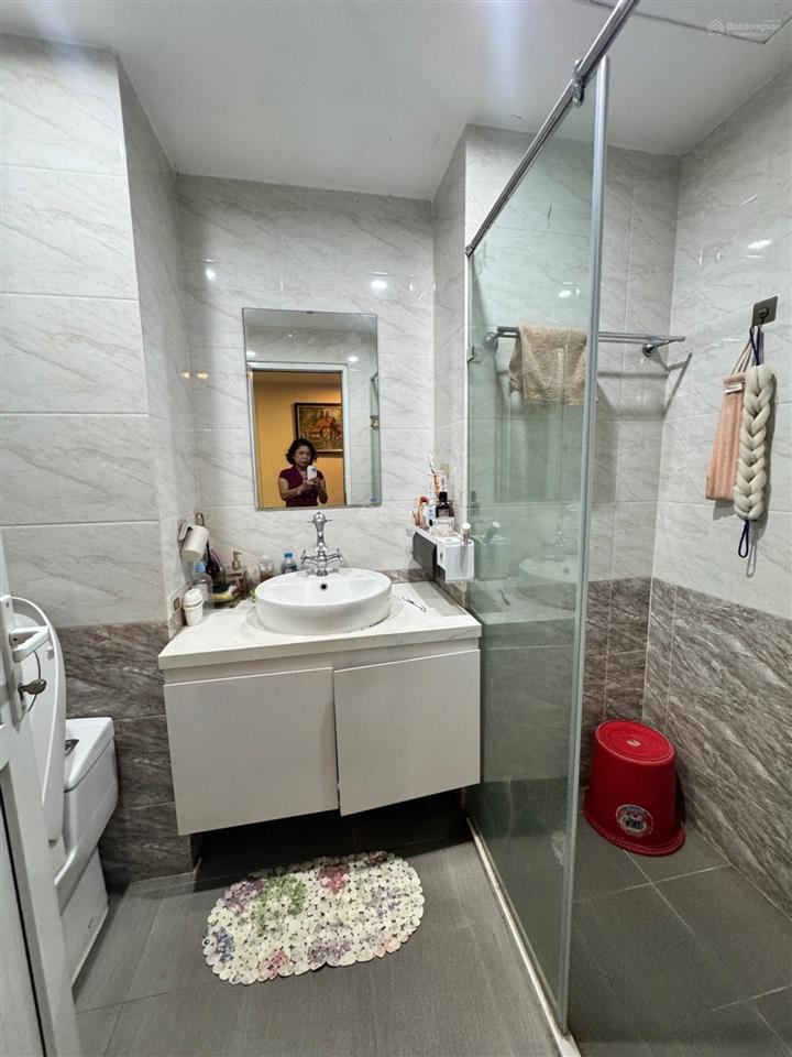 Căn hộ chung cư c18 lạc long quân  view hồ tây 2 con rồng  102m  3 phòng ngủ  lô góc  10,2 tỷ