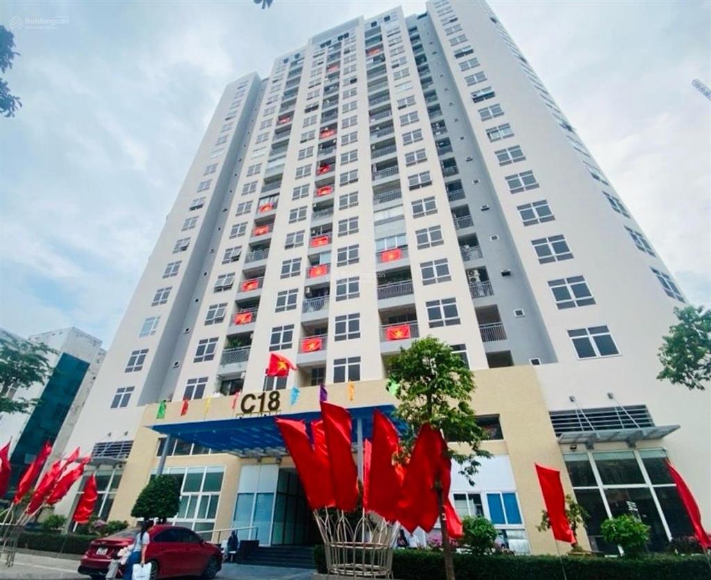 Căn hộ chung cư c18 lạc long quân  view hồ tây 2 con rồng  102m  3 phòng ngủ  lô góc  10,2 tỷ
