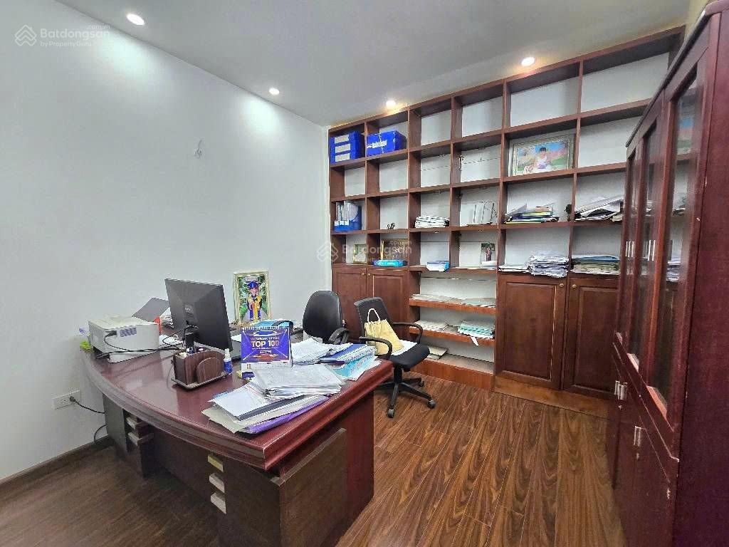 Bán nhà trích sài, hồ tây  2 thoáng trước sau  nhà view hồ đẹp ở luôn  6 tầng  13,5 tỷ