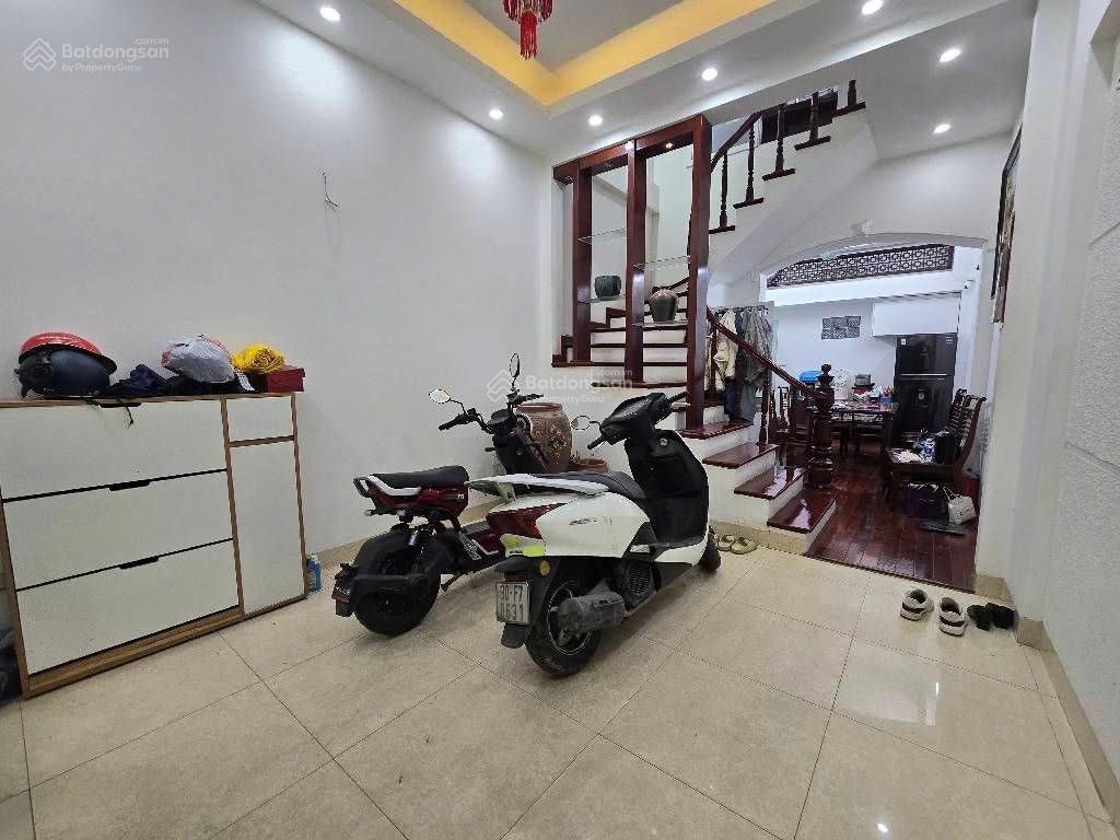 Bán nhà trích sài, hồ tây  2 thoáng trước sau  nhà view hồ đẹp ở luôn  6 tầng  13,5 tỷ