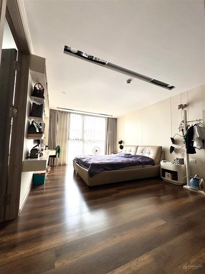 Bán căn hộ 4pn 3wc chung cư sunshine riverside, 191m2, full nội thất xịn, giá siêu hời 20,5 tỷ