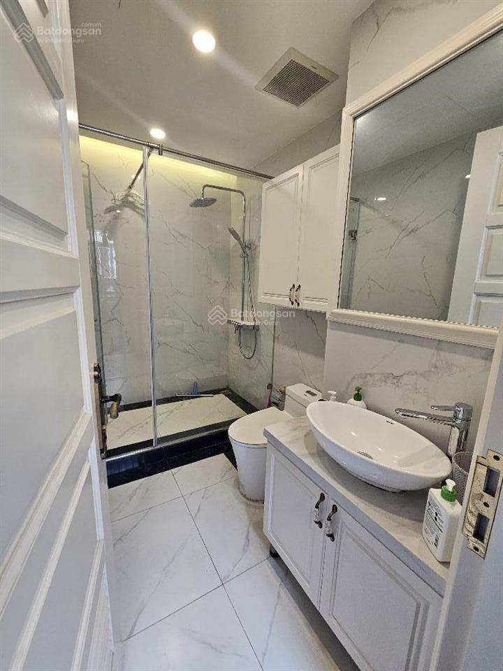 Bán căn hộ e4 ciputra tây hồ  diện tích 210m sử dụng * 4pn * full nội thất *tầng đẹp * 18,6 tỷ