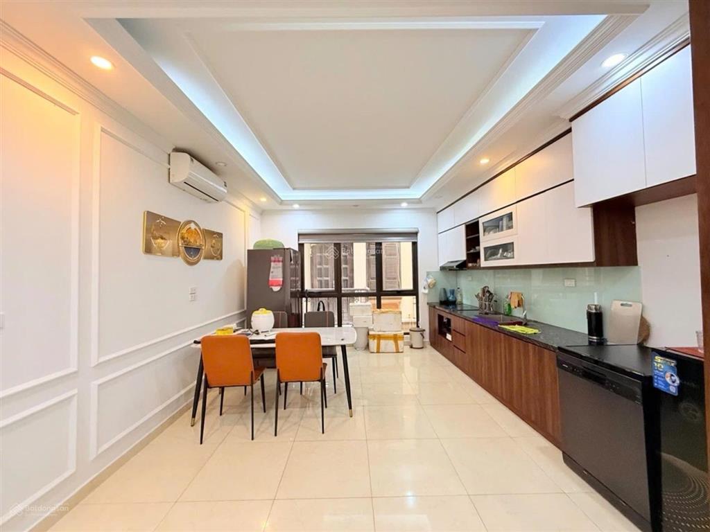 Bán nhà phố lạc long quân, tây hồ 30m² x 6 tầng, nhà mới đẹp, cách ô tô 1 nhà, full nội thất, 9.9tỷ