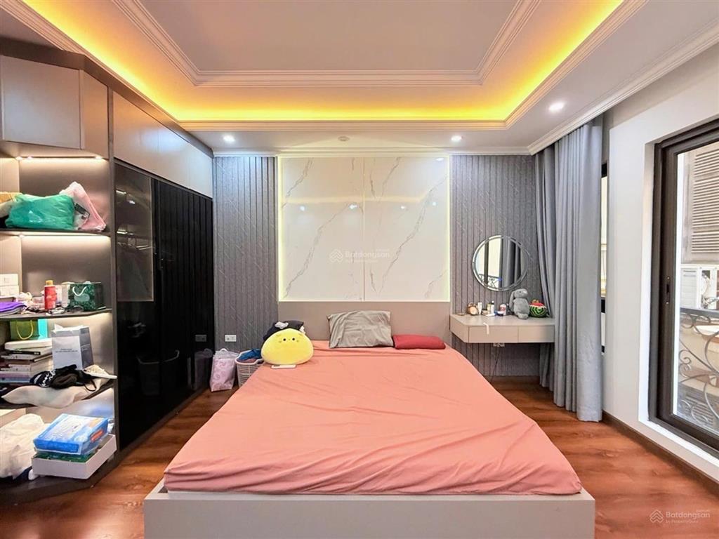 Bán nhà phố lạc long quân, tây hồ 30m² x 6 tầng, nhà mới đẹp, cách ô tô 1 nhà, full nội thất, 9.9tỷ