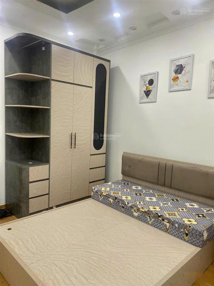 Bán nhà phố lạc long quân tây hồ 37m ô tô đỗ cửa, vào nhà 300m ra hồ tây  11,5 tỷ