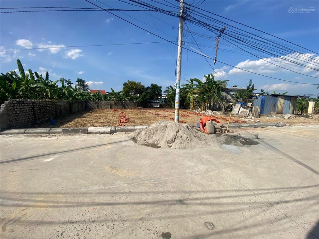 Hơn trăm mét, đường thông, ô tô tránh nhau, sau lưng trường học tại phù ninh  thủy nguyên