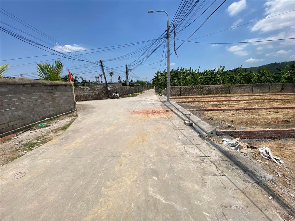Giảm sâu! 113m2, đường thông, 2 ô tô tránh, sau lưng trường học, sát trục liên xã thuỷ nguyên