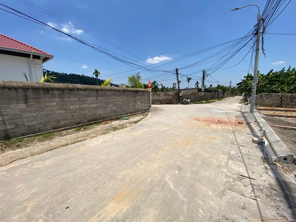 Giảm sâu! 113m2, đường thông, 2 ô tô tránh, sau lưng trường học, sát trục liên xã thuỷ nguyên