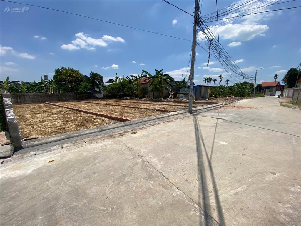 Sót lại 1 lô  113m2, đường thông, ô tô tránh nhau, sau lưng trường học tại