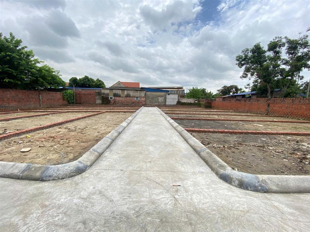Đất đô thị mà rẻ như đất nông thôn