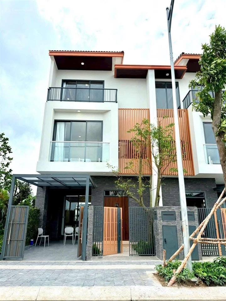 Nhà phố la home mặt tiền lương hòa
sát bình chánh chỉ 15% sở hữu ngay căn nhà đường lương hoa bc