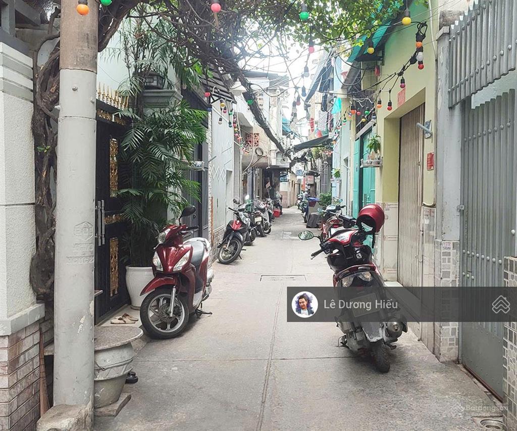 (có video nhà 100%) nhà hoàng diệu 3 tầng. 40m2. hẻm 3m. sát chợ vuông vắn. chỉ 500m là tới quận 1