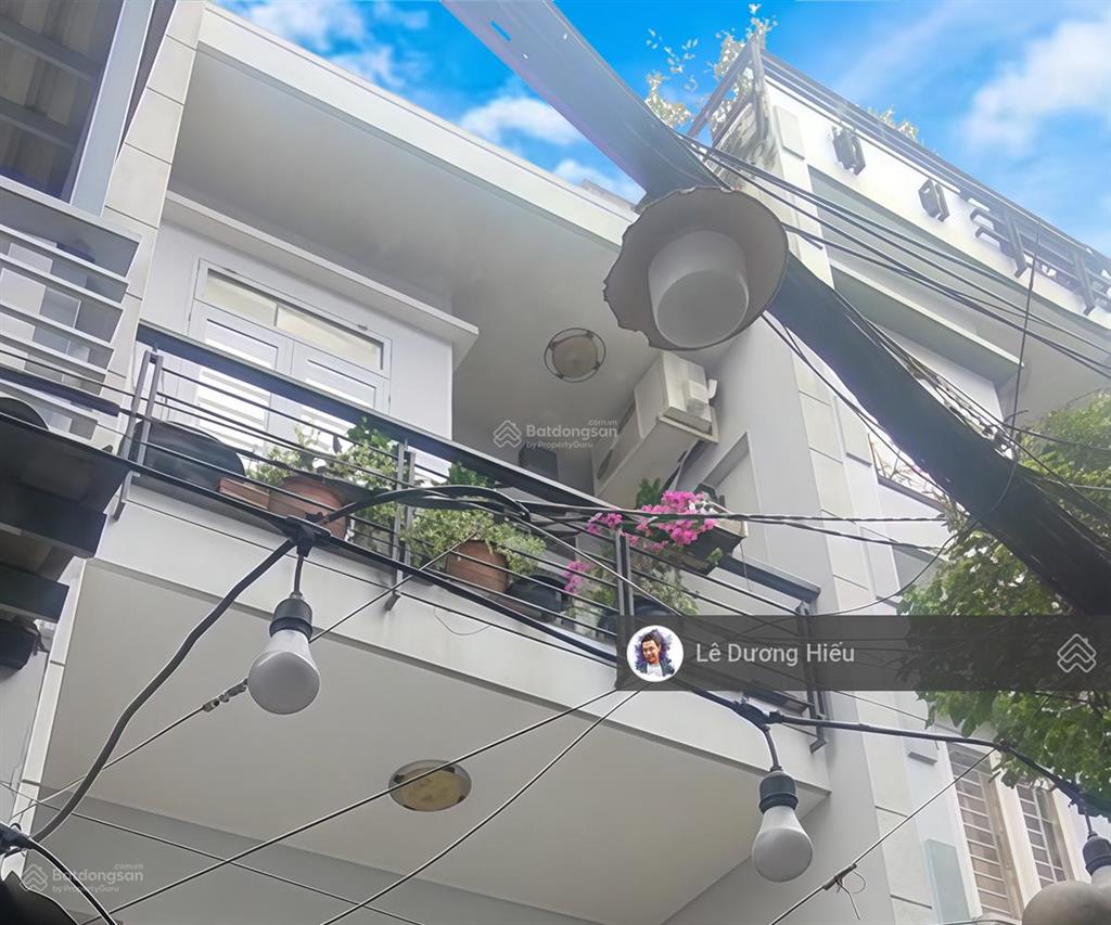 (có video nhà 100%) nhà hoàng diệu 3 tầng. 40m2. hẻm 3m. sát chợ vuông vắn. chỉ 500m là tới quận 1