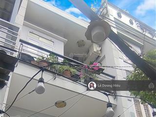 (có video nhà 100%) nhà hoàng diệu 3 tầng. 40m2. hẻm 3m. sát chợ vuông vắn. chỉ 500m là tới quận 1