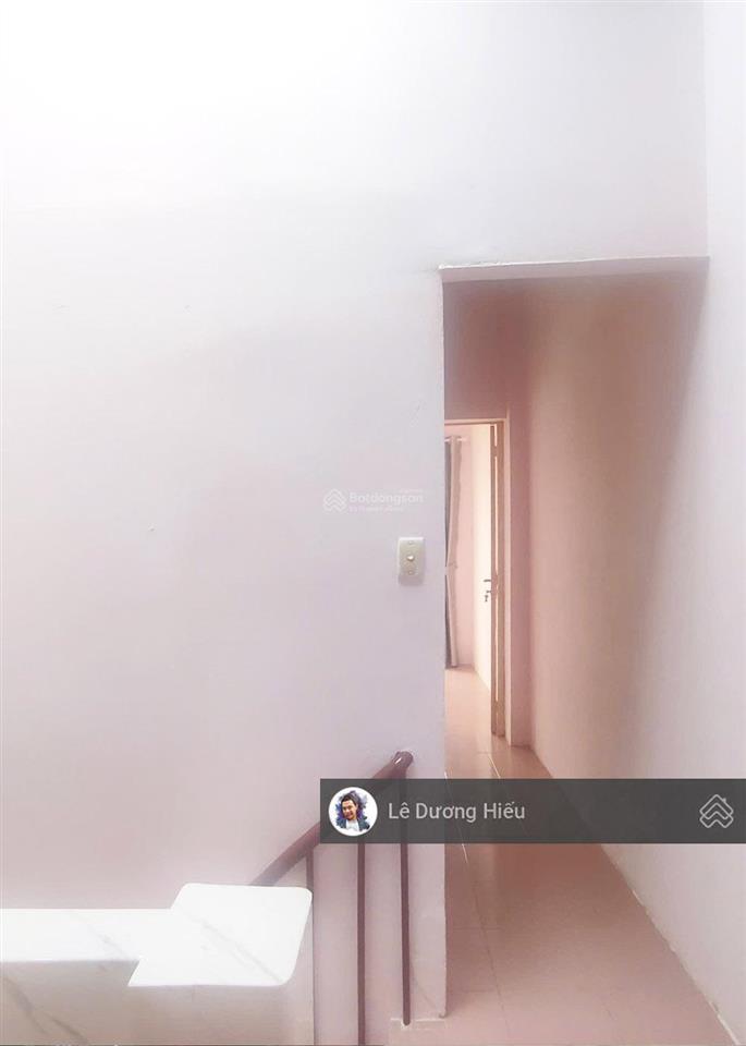 Bán nhà tôn đản 30m2. mặt tiền 3.6m. không quy hoạch. tiện kinh doanh. đang cho thuê 8tr/tháng