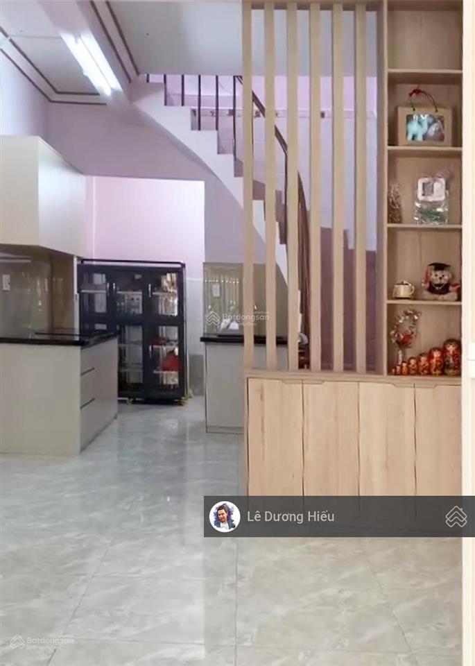 Bán nhà tôn đản 30m2. mặt tiền 3.6m. không quy hoạch. tiện kinh doanh. đang cho thuê 8tr/tháng