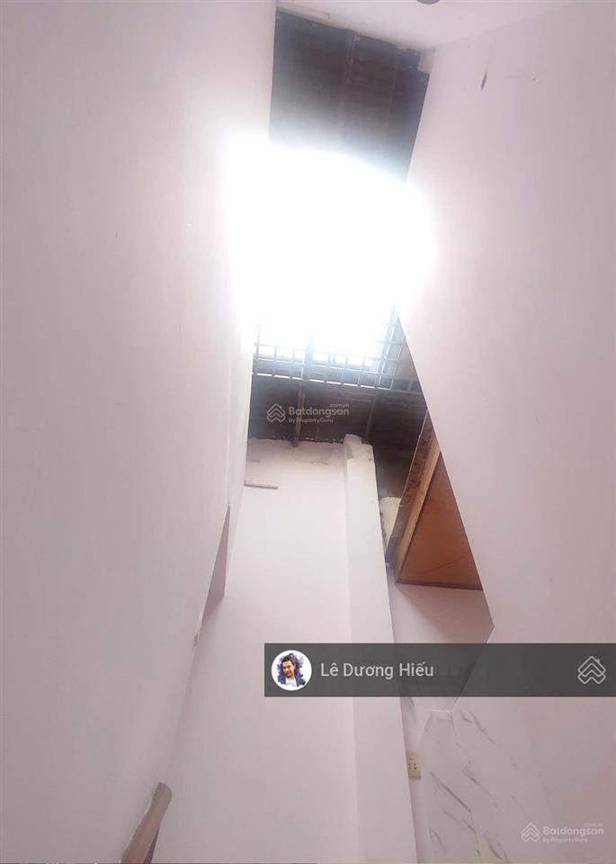 Bán nhà tôn đản 30m2. mặt tiền 3.6m. không quy hoạch. tiện kinh doanh. đang cho thuê 8tr/tháng