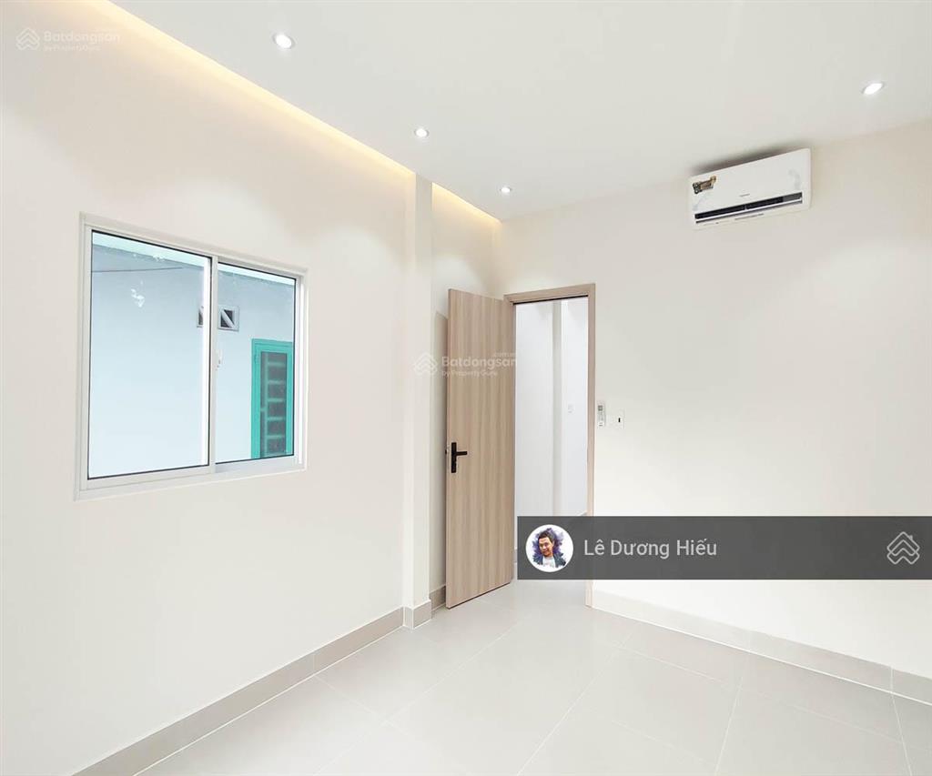 Bán nhà 55m2. mặt tiền 4m. không quy hoạch. 2 tầng đẹp mới như video. cách quận 1 tầm 2.5km