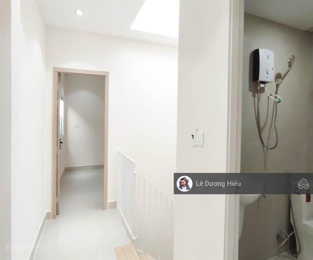 Bán nhà 55m2. mặt tiền 4m. không quy hoạch. 2 tầng đẹp mới như video. cách quận 1 tầm 2.5km