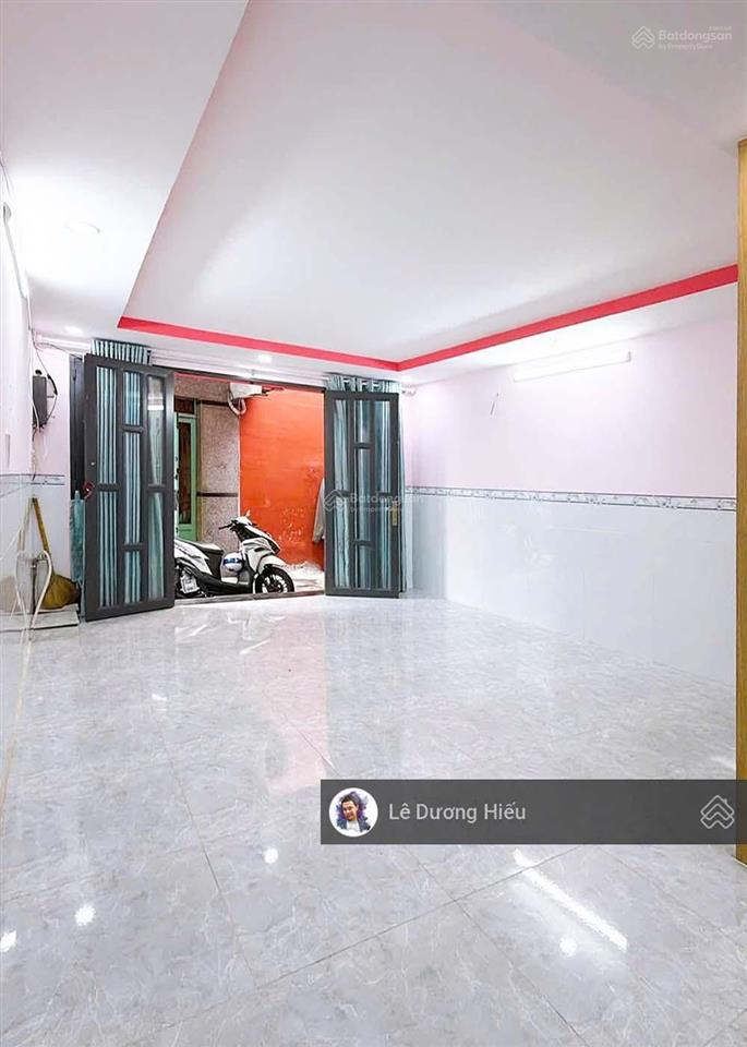Nhà 2 tầng. diện tích 40m2. ngang 4,1m (vuông vắn). hẻm 3m. sổ hoàn công đủ. chỉ 2,5km tới quận 1