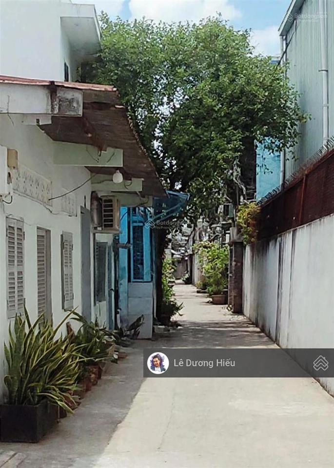 Nhà 2 tầng. diện tích 40m2. ngang 4,1m (vuông vắn). hẻm 3m. sổ hoàn công đủ. chỉ 2,5km tới quận 1