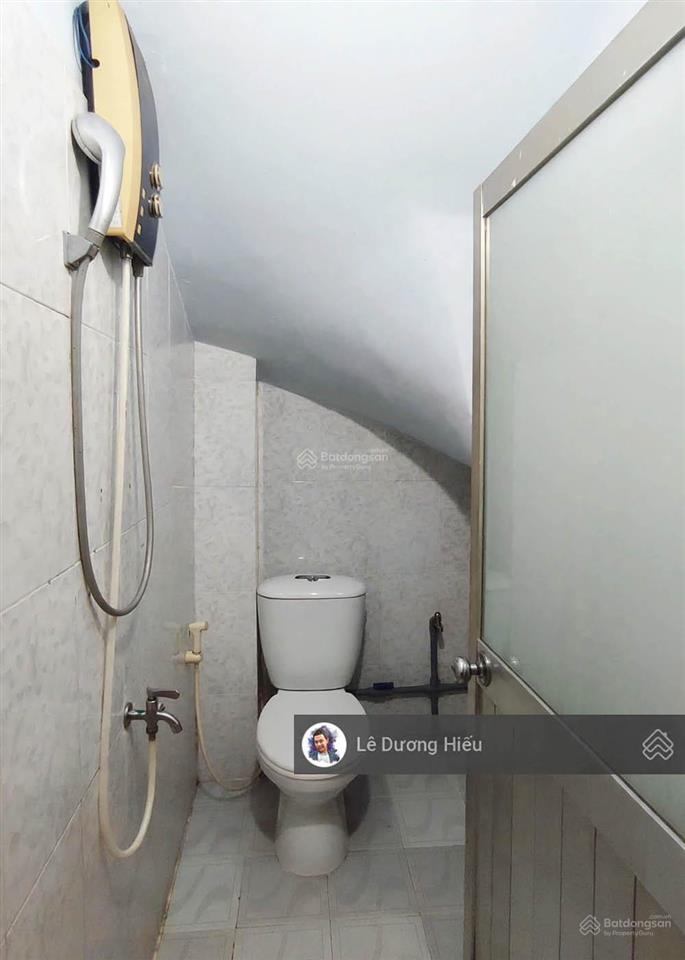 Có video 100%. bán nhà 3 tầng btct. 42m2 (3.3m x 13m). không quy hoạch. 4 ngủ. hẻm thông, sát đường
