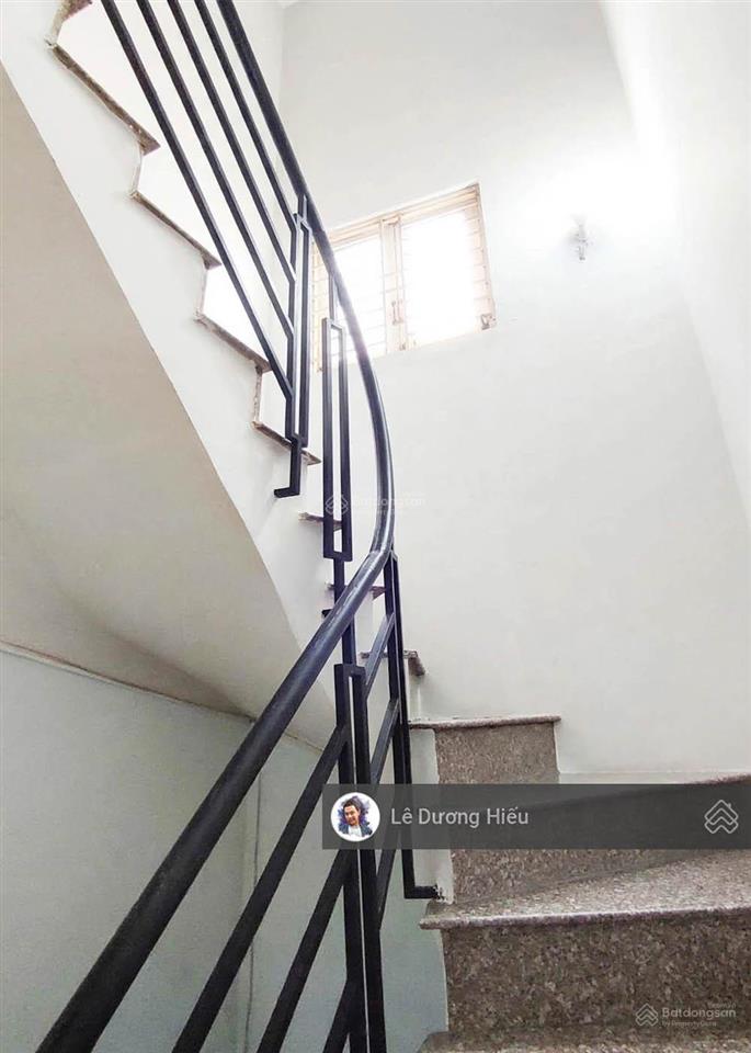 Có video 100%. bán nhà 3 tầng btct. 42m2 (3.3m x 13m). không quy hoạch. 4 ngủ. hẻm thông, sát đường