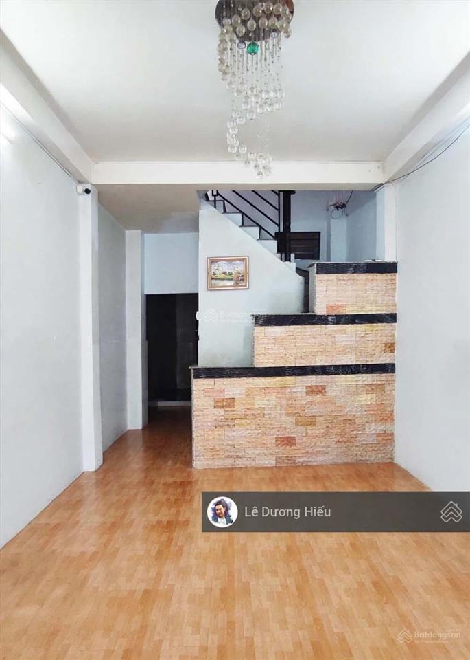 Có video 100%. bán nhà 3 tầng btct. 42m2 (3.3m x 13m). không quy hoạch. 4 ngủ. hẻm thông, sát đường