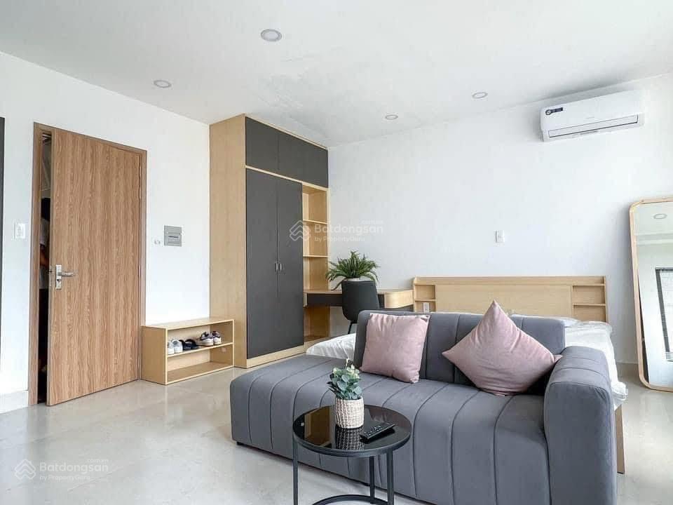 Cho thuê chdv 40m2 full nội thất ban công ở đường nguyễn văn trỗi q. phú nhuận