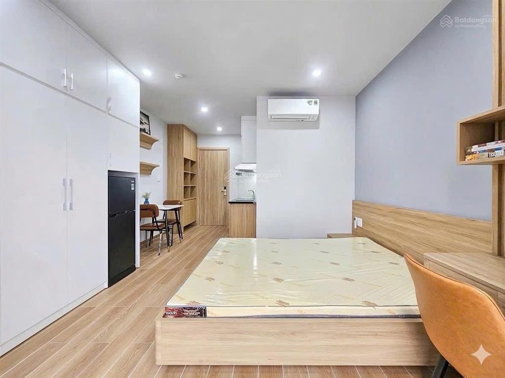 Cho thuê phòng 37m2 ban công máy giặt riêng tại phan đăng lưu q. phú nhuận gần q.1 q.3 phòng mới