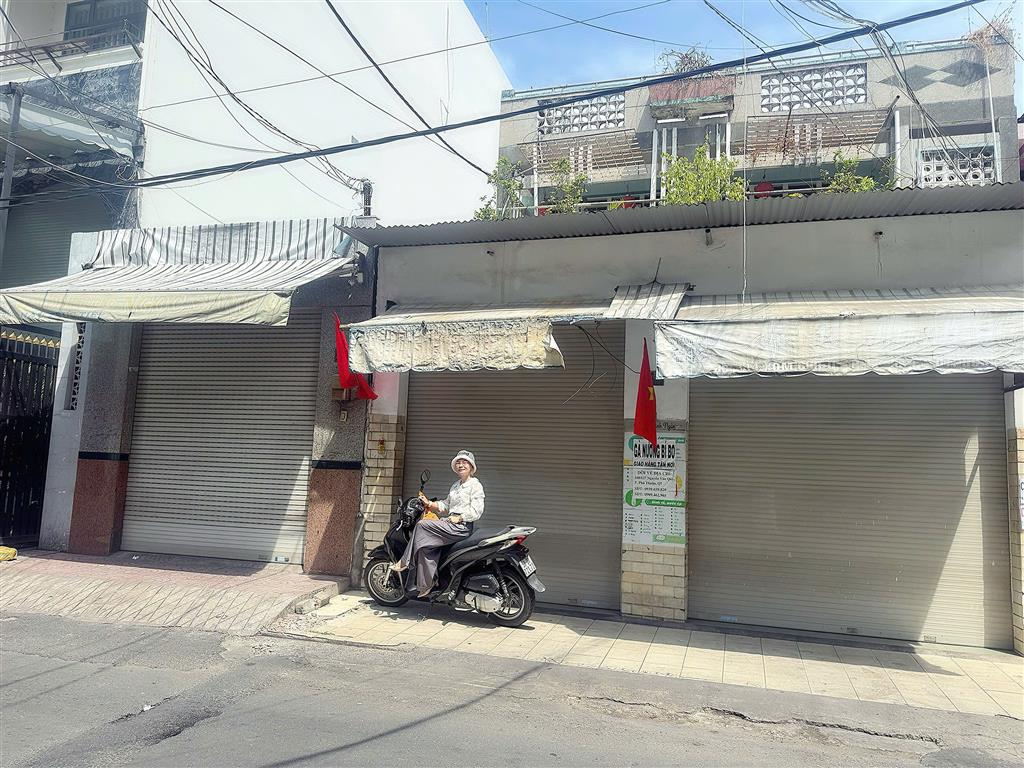 SIÊU GIẢM GIÁ 13,8T- DT KHỦNG 446M2 NGANG 7M*50M- BÁN NHÀ MẶT TIỀN Đ.XÓM CHIẾU, QUẬN 4-