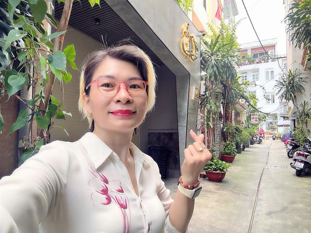 BÁN NHÀ Đ.CỐNG QUỲNH NGAY VÒNG XOAY NGUYỄN CƯ TRINH, QUẬN 1 - 4M*18M - VỊ TRÍ ĐẲNG CẤP
