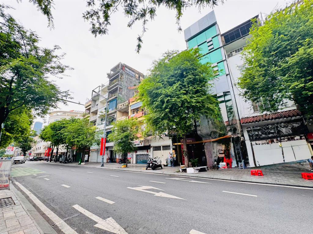QUẬN 1: BÁN NHÀ 6 TẦNG MẶT TIỀN LÊ THÁNH TÔN, P.SÀI GÒN- DT 4M*17M VUÔNG VỨC- NHÀ 2 MT