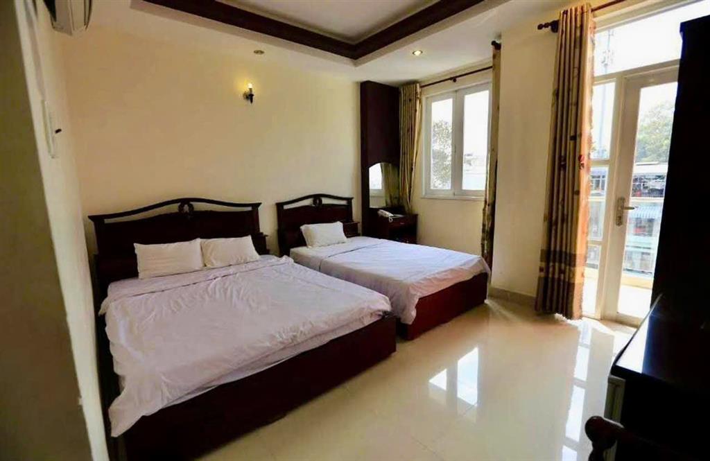 QUẬN 1: CHÍNH CHỦ 0938676685 BÁN KHÁCH SẠN 10 TẦNG MẶT TIỀN ĐINH TIÊN HOÀNG, P.TÂN ĐỊNH-