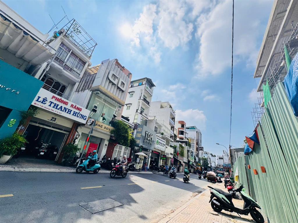 QUẬN 3: CHÍNH CHỦ 0938676685 BÁN NHÀ 4 TẦNG MẶT TIỀN TRẦN QUANG DIỆU- DT 75M2- NHÀ 2 MT