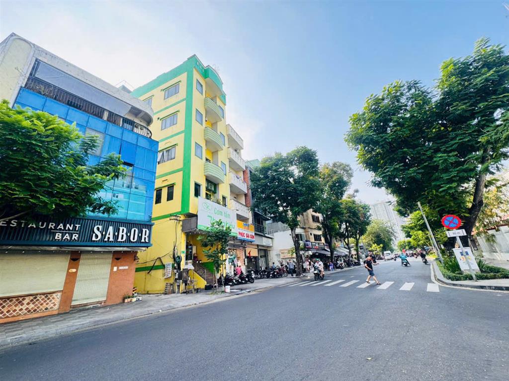 QUẬN 1: CHÍNH CHỦ 0938676685 BÁN NHÀ 3 TẦNG CĂN GÓC 2 MẶT TIỀN YERSIN- DT 194,1M2-