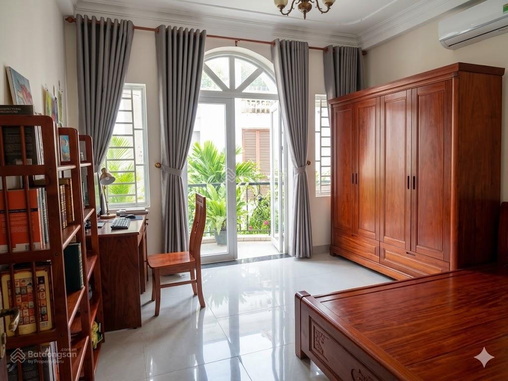 Chủ gấp bán nhà 4 tầng linh trung, ngã tư thủ đức  full gỗ cao cấp  giá chỉ 7.45 tỷ