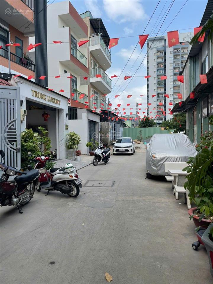 Khu vip linh trung  sát tuyến metro  3 tầng 4pn  hẻm xe hơi thông  nhỉnh 7 tỷ tl