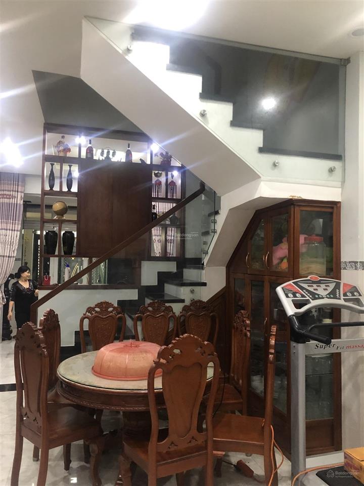 Nhà mới 4 tầng khu vip vành đai 2 linh đông xe hơi ngủ trong nhà