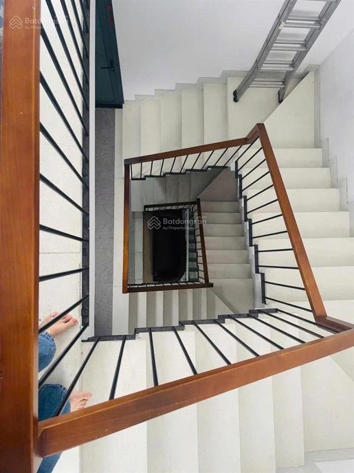 Hơn 11 tỷ  nhà đẹp ngay vành đai 2 trường thọ. nhà 98m², 4 tầng, hoàn công  ô tô ngủ trong nhà