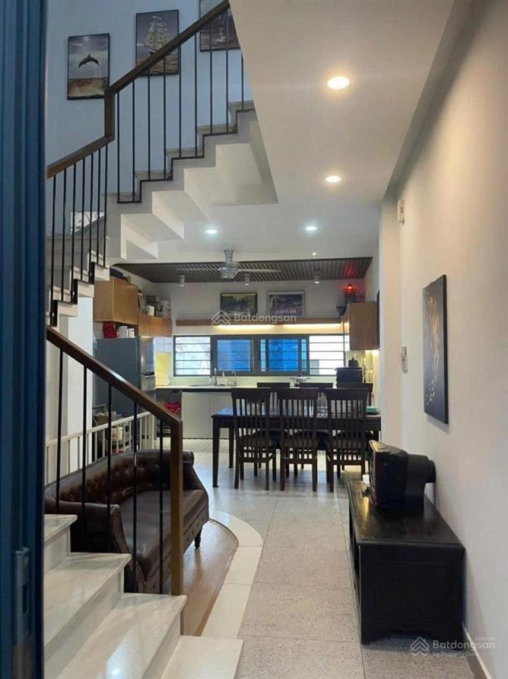 Hơn 11 tỷ  nhà đẹp ngay vành đai 2 trường thọ. nhà 98m², 4 tầng, hoàn công  ô tô ngủ trong nhà
