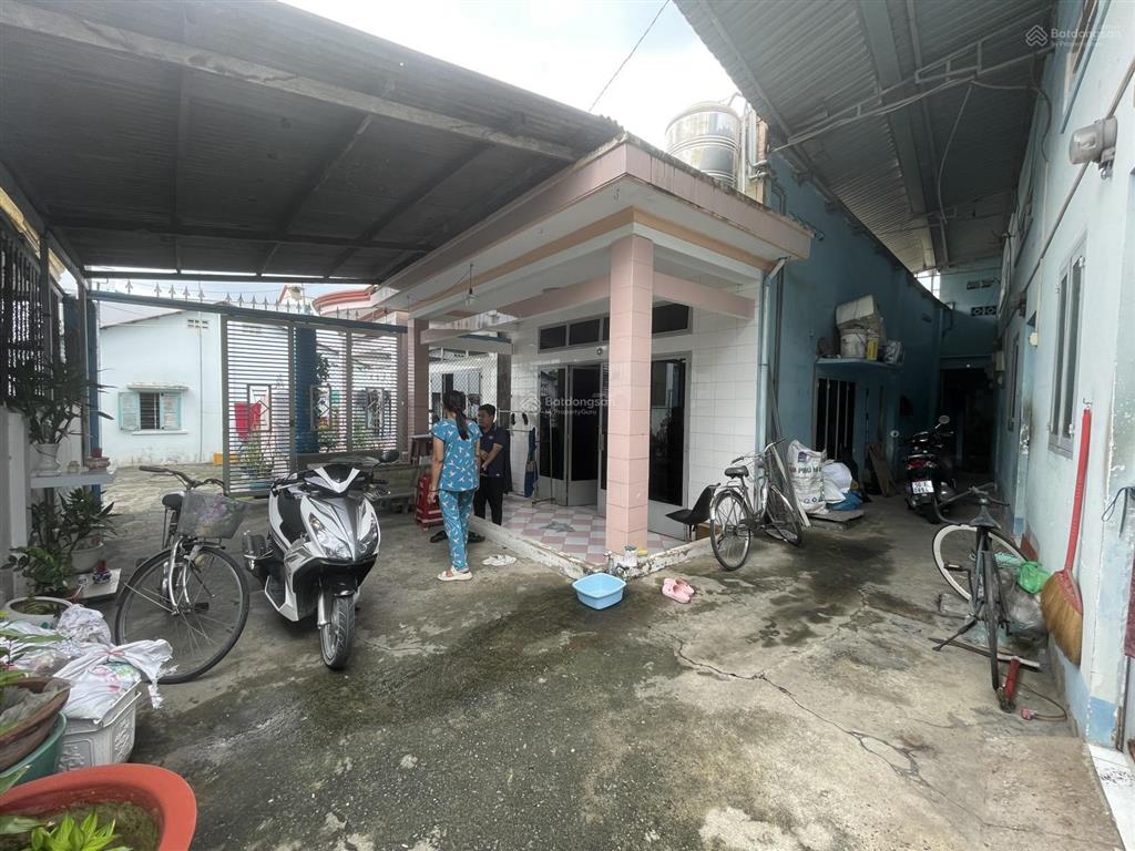 176m2 ngang 10m  hxh  200m đh cảnh sát  nhà cấp 4 có sẵn 3 phòng trọ  8,6 tỷ